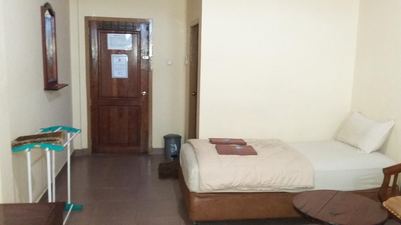 Hotel Ar - Riyadh Kualatungkal Екстериор снимка